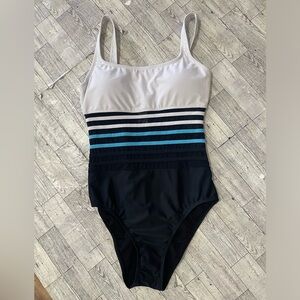 Náutica one piece swimsuit NWT
